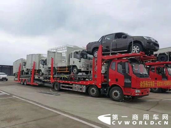 2018全國汽車物流行業(yè)年會順利召開，長久中置軸轎運車神采再現(xiàn)2011.png
