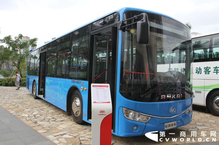 安凱純電動(dòng)公交車HFF6122G03CHEV-2 (2).jpg