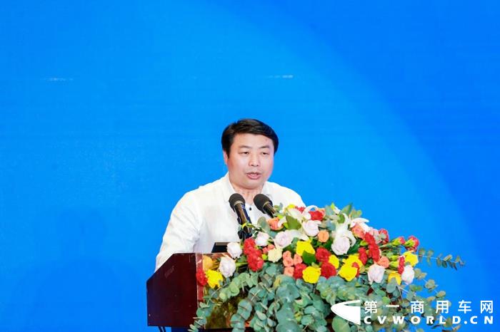 中國汽車流通協(xié)會商用車專業(yè)委員會秘書長鐘渭平.jpg