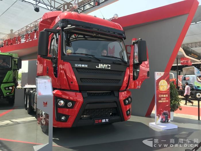 江鈴威龍6×4牽引車2.jpg