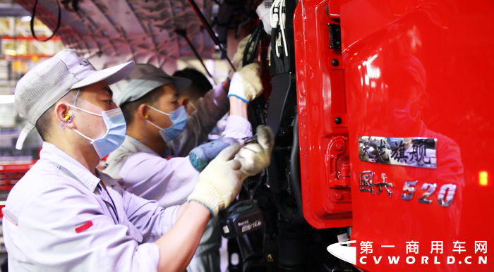 東風(fēng)商用車第90000輛車國(guó)六卡車正式下線5.png