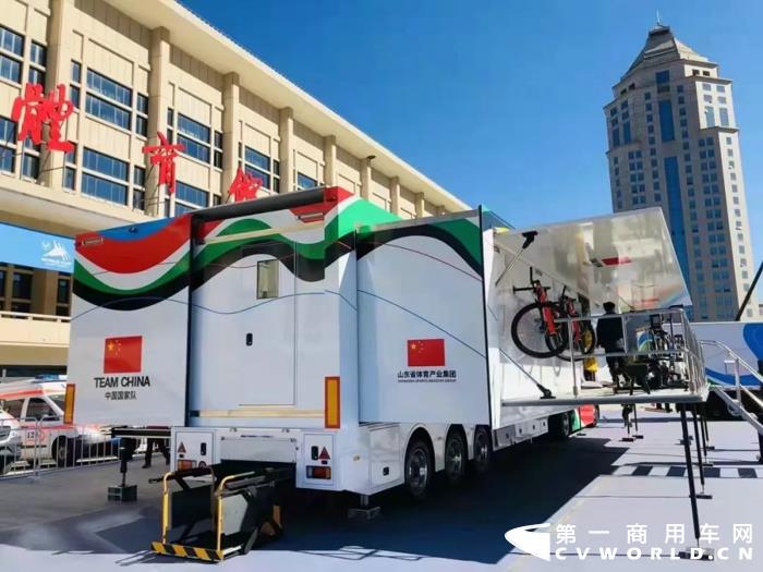 首批自主研發(fā)的黃河X7雪蠟車正式交付4.webp.jpg