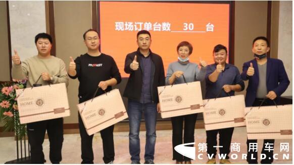 陜汽重卡明星產(chǎn)品引領(lǐng)市場(chǎng)5.jpg