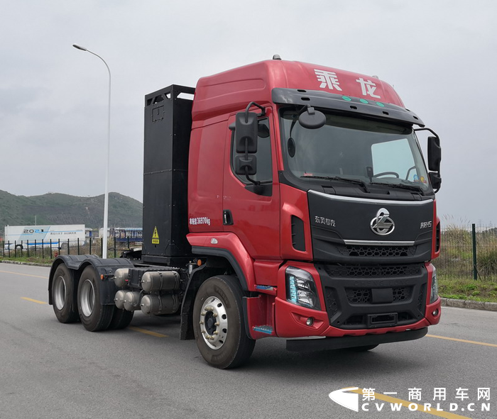 【第一商用車網(wǎng) 原創(chuàng)】油價持續(xù)維持在高位，對商用車行業(yè)而言無疑“壓力山大”，將導(dǎo)致市場對燃油卡車的期望值下降，也讓很多用戶將目光投向新能源領(lǐng)域。