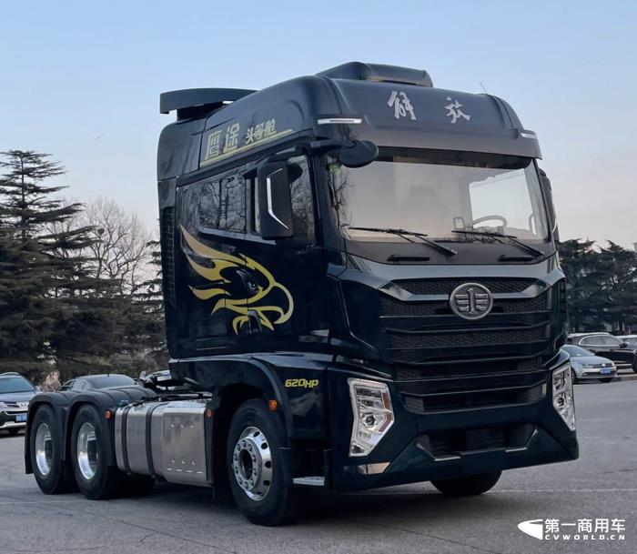 解放鷹途牽引車，搭載解放CA6DN2發(fā)動機，最大620馬力，.jpg