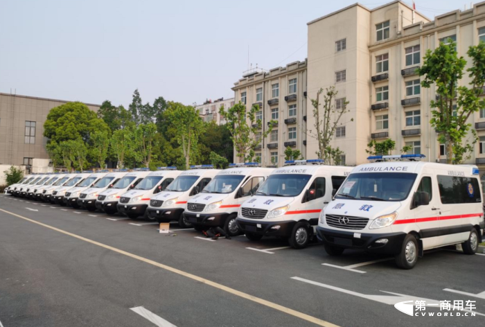 【第一商用車(chē)網(wǎng) 原創(chuàng)】6月份，客車(chē)市場(chǎng)繼續(xù)下滑，降幅達(dá)到34%，作為客車(chē)市場(chǎng)中份額最大的細(xì)分市場(chǎng)，輕客市場(chǎng)毫無(wú)疑問(wèn)的繼續(xù)出現(xiàn)下滑，在2022年已“6連降”的輕客市場(chǎng)有何看點(diǎn)呢？