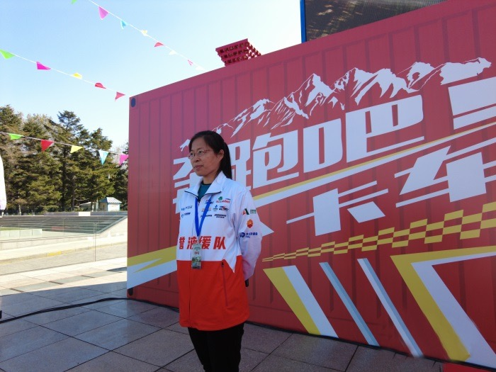 百里挑一的“卡車女俠”馮秋影.png