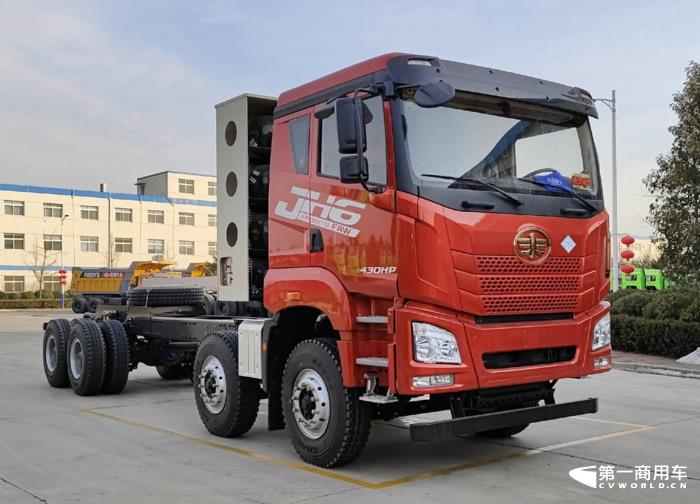 【第一商用車網(wǎng) 原創(chuàng)】在工信部第369批新車申報(bào)公示中，解放700馬力牽引車來(lái)了！