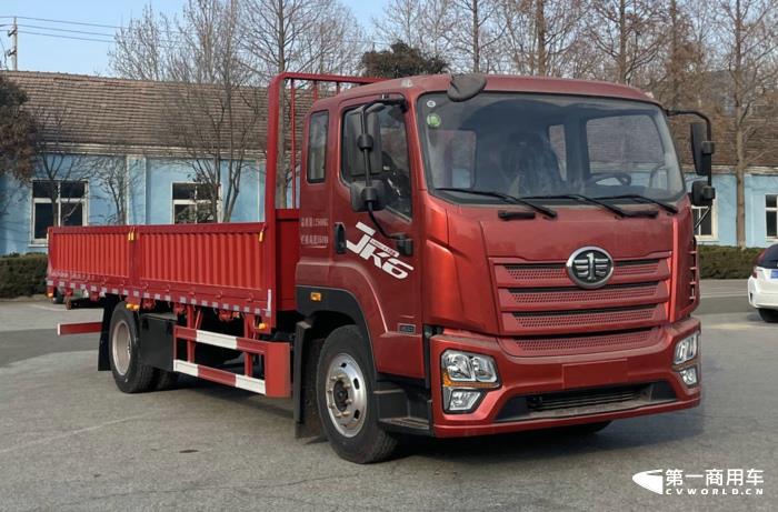 【第一商用車網(wǎng) 原創(chuàng)】在工信部第369批新車申報(bào)公示中，解放700馬力牽引車來(lái)了！