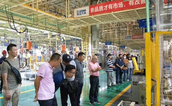 匠心承載 智見未來！400名國際客戶相聚徐工汽車1.png
