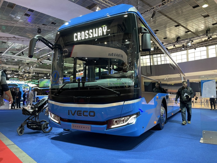 依維柯crossway純電動(dòng)公交車.jpg