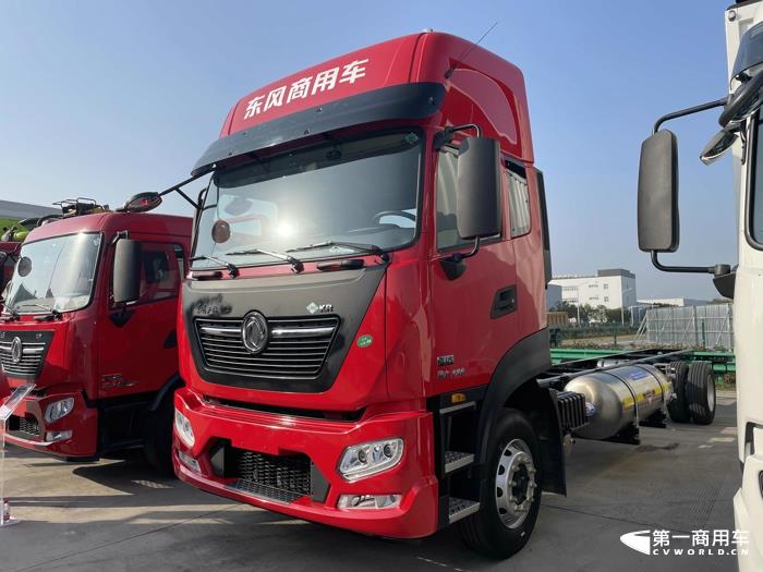 東風(fēng)天錦KR燃?xì)廨d貨車，280馬力2.jpg