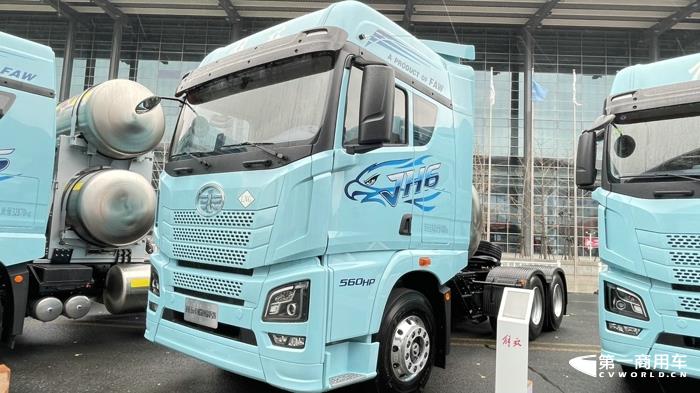 解放JH6 NG危化品牽引車(chē)560馬力.jpg