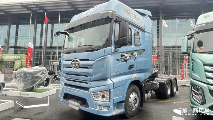 解放J7 16L 600馬力NG牽引車(chē).jpg
