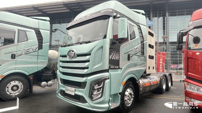 解放J6V 精英版6SM4 NG雙燃料牽引車(chē)530馬力.jpg