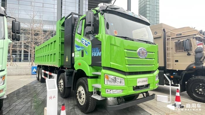解放J6P超強(qiáng)型換電自卸車(chē).jpg