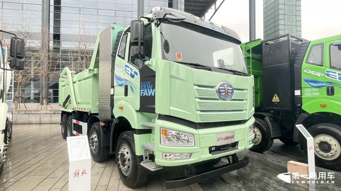解放J6P超強(qiáng)版純電自卸車(chē).jpg