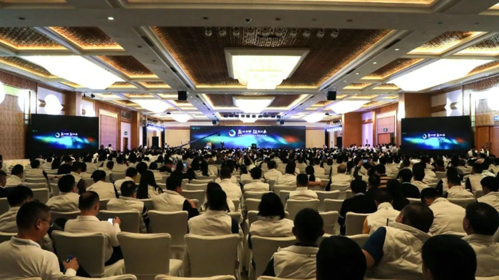 五征集團(tuán)2024合作伙伴生態(tài)大會(huì)隆重舉行2.jpg