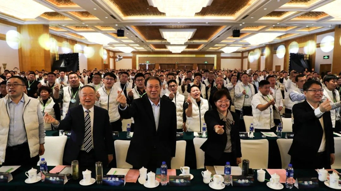 五征集團(tuán)2024合作伙伴生態(tài)大會(huì)隆重舉行13.jpg