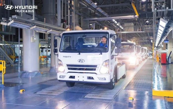 現代商用車100臺盛圖氫燃料電池輕卡下線交付2.jpg