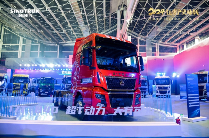 重汽汕德卡G7H牽引車.jpg