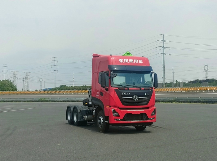 東風商用車危險品牽引車天然氣.jpg