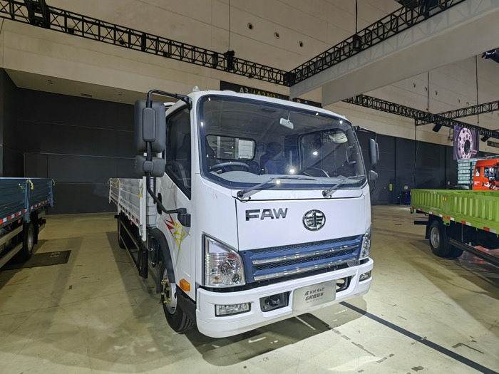 虎VH 4×2右舵載貨車2.jpg