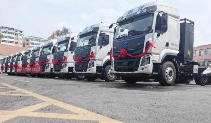乘龍H5換電牽引車(chē).png