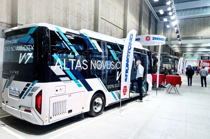北歐零碳新篇！山東重工中通純電動客車閃耀2025丹麥交通展2.jpg