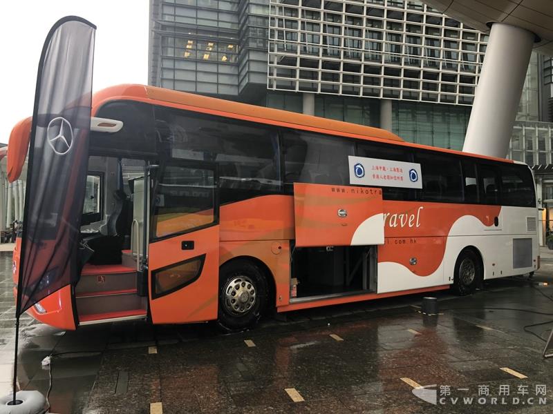 申龍SLK6116HKB歐六柴油客車，全部采用奔馳底盤