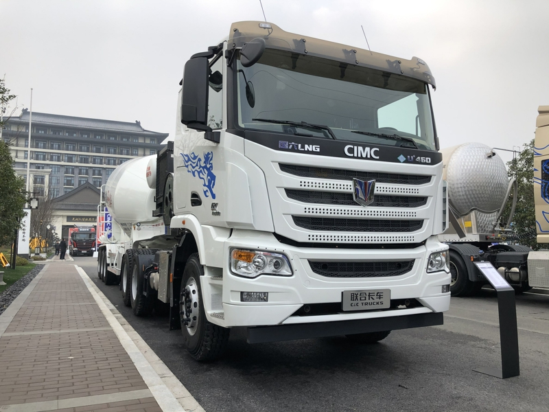 聯(lián)合卡車U+ 6×4 460馬力國六LNG半掛攪拌車運輸牽引車
