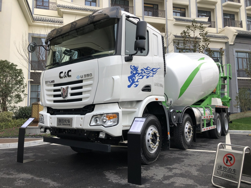聯(lián)合卡車8×4 LNG國六混凝土攪拌車，14方