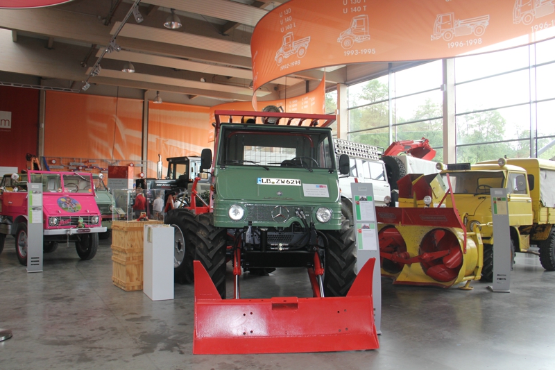 烏尼莫克博物館展車。這個博物館由烏尼莫克的發(fā)燒友們自發(fā)籌資建立，迄今已有10年時間，里面的展車都由發(fā)燒友們捐贈而來