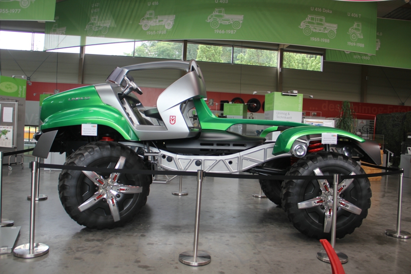 奔馳2011年推出的烏尼莫克概念車，全球似乎僅此一輛！