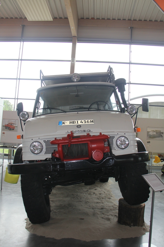 烏尼莫克U416