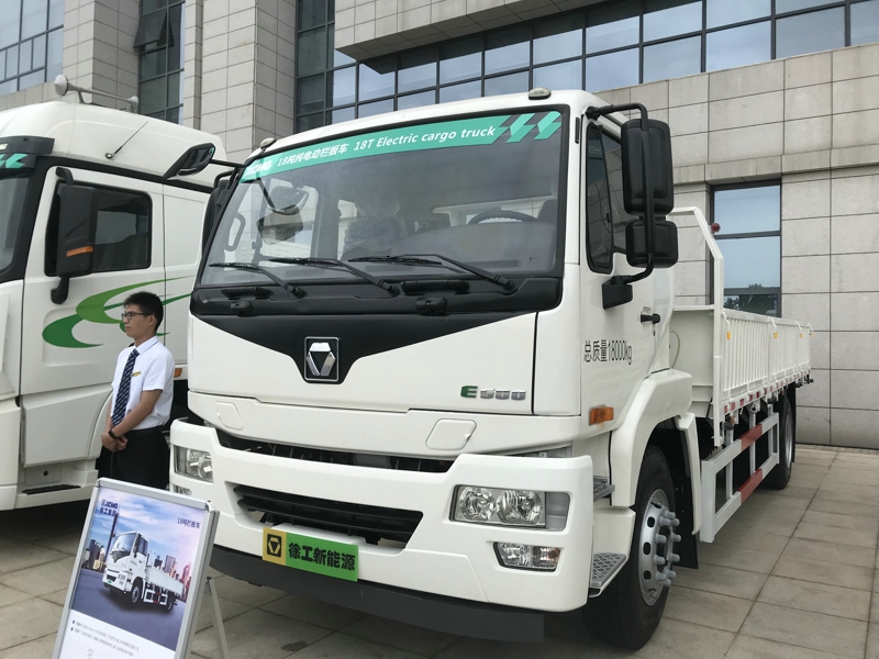 徐工E500 18噸純電動(dòng)欄板車(chē)