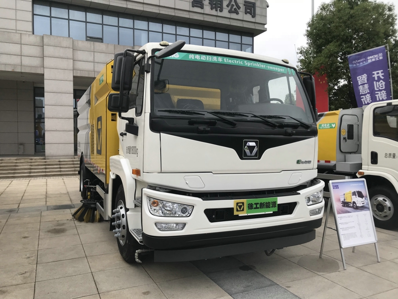 徐工E500純電動(dòng)掃洗車(chē)