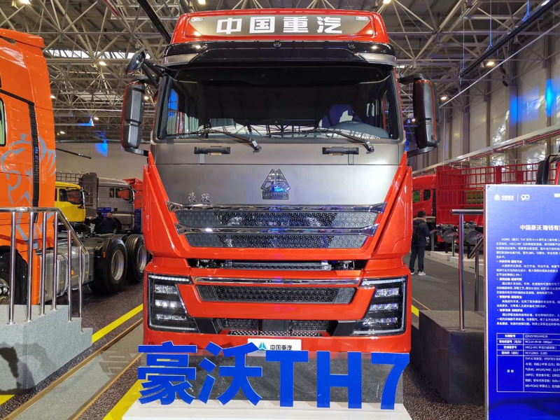 重汽豪沃TH7 6×4牽引車（豪華版），重汽MC11H 國五發(fā)動機