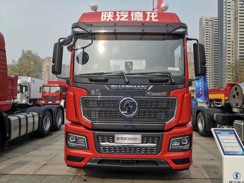 德龍M3000 S 6×4煤炭運(yùn)輸牽引車