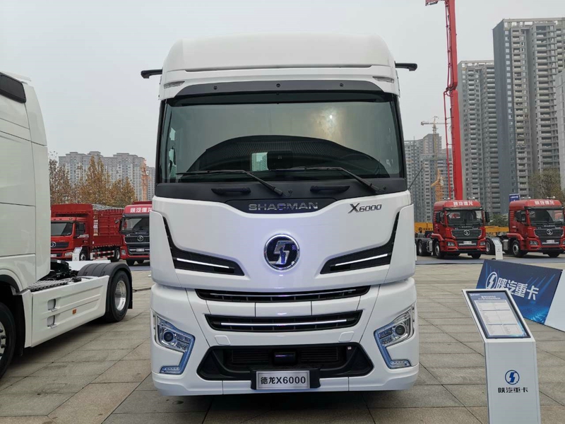 德龍X6000 4×2國六北方版自動擋牽引車