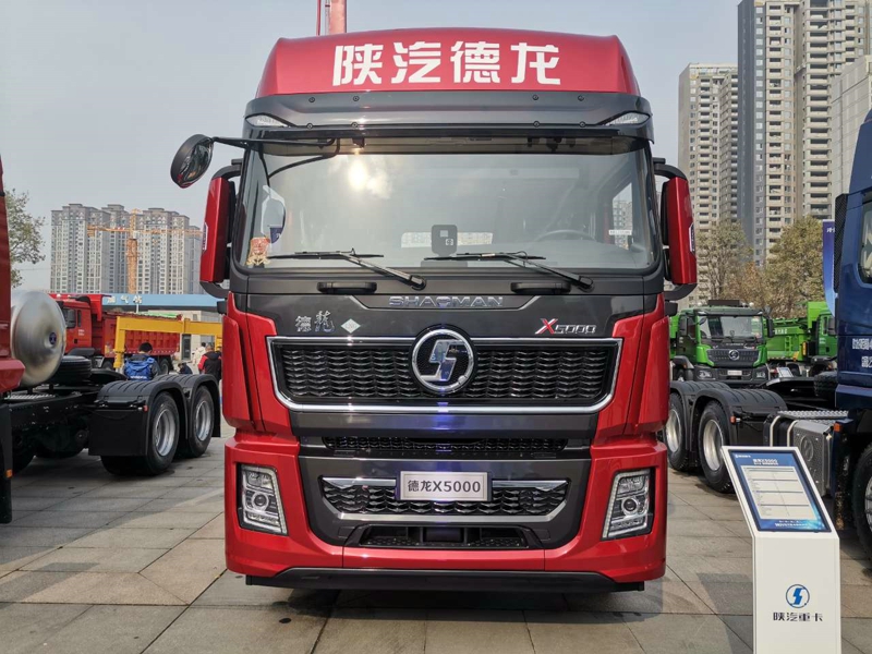 德龍X5000 6×4尊享版牽引車