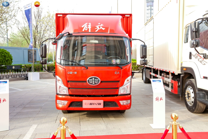 解放領(lǐng)途4×2載貨車(chē)