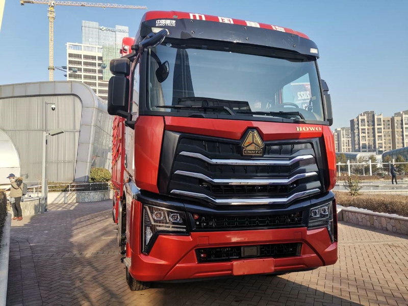 豪沃MAX系列8×4載貨車